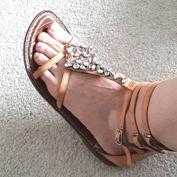 SAM EDELMAN Gorgeous Strappy, Tan Leather Sandals w Rhinestone & Stud Details - Picture 6 of 15